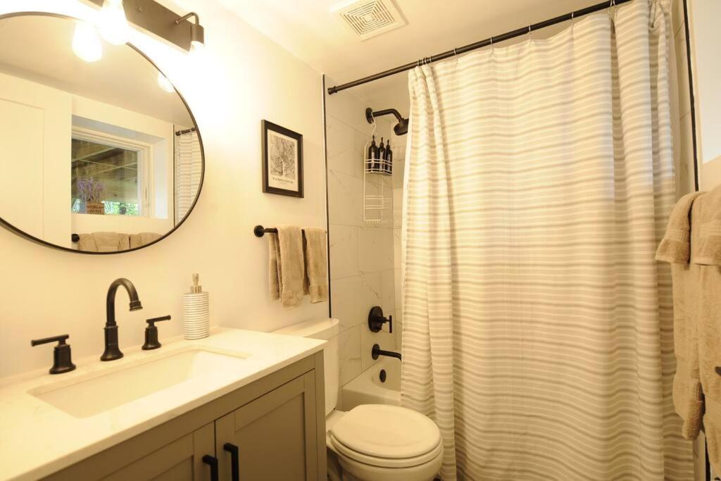 Cherry Blossom Townhouse, Easy Dc Access Вашингтон Экстерьер фото